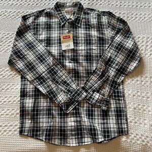 Men's Wrangler Button Down Long-Sleeve Plaid Shirt NWT